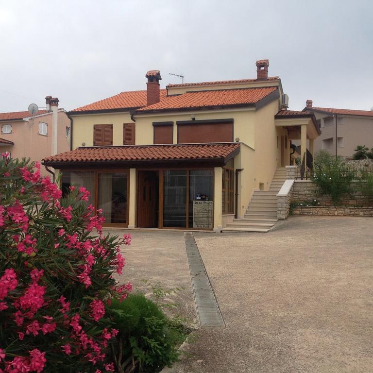 Guesthouse Casa Barbaro Rovinjsko Selo Ruang foto